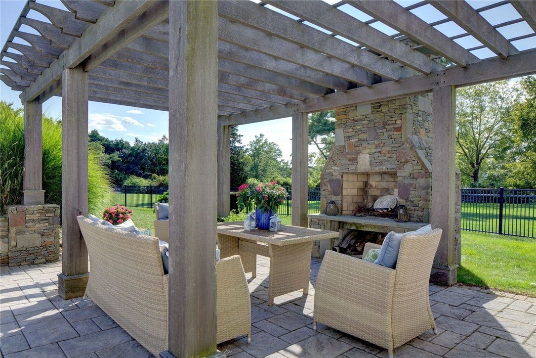 162 Indian Point Road, Tiverton, RI 02878 162 Indian Point Road, Tiverton, RI 02878