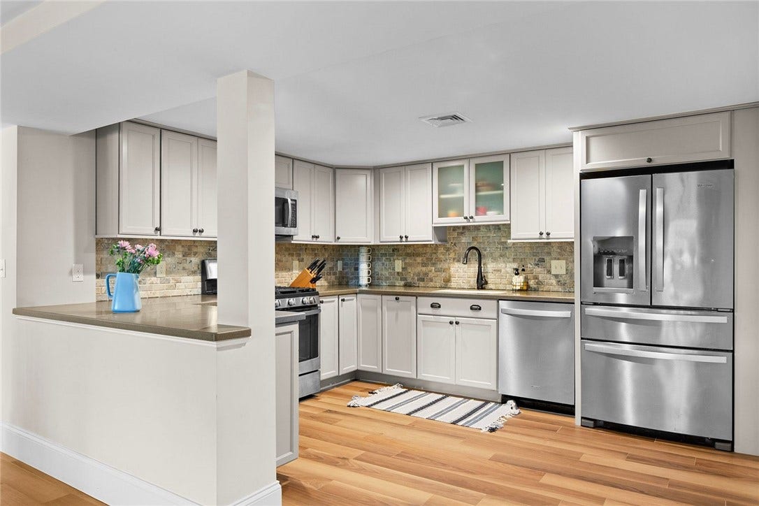 162 Indian Point Road, Tiverton, RI 02878 162 Indian Point Road, Tiverton, RI 02878