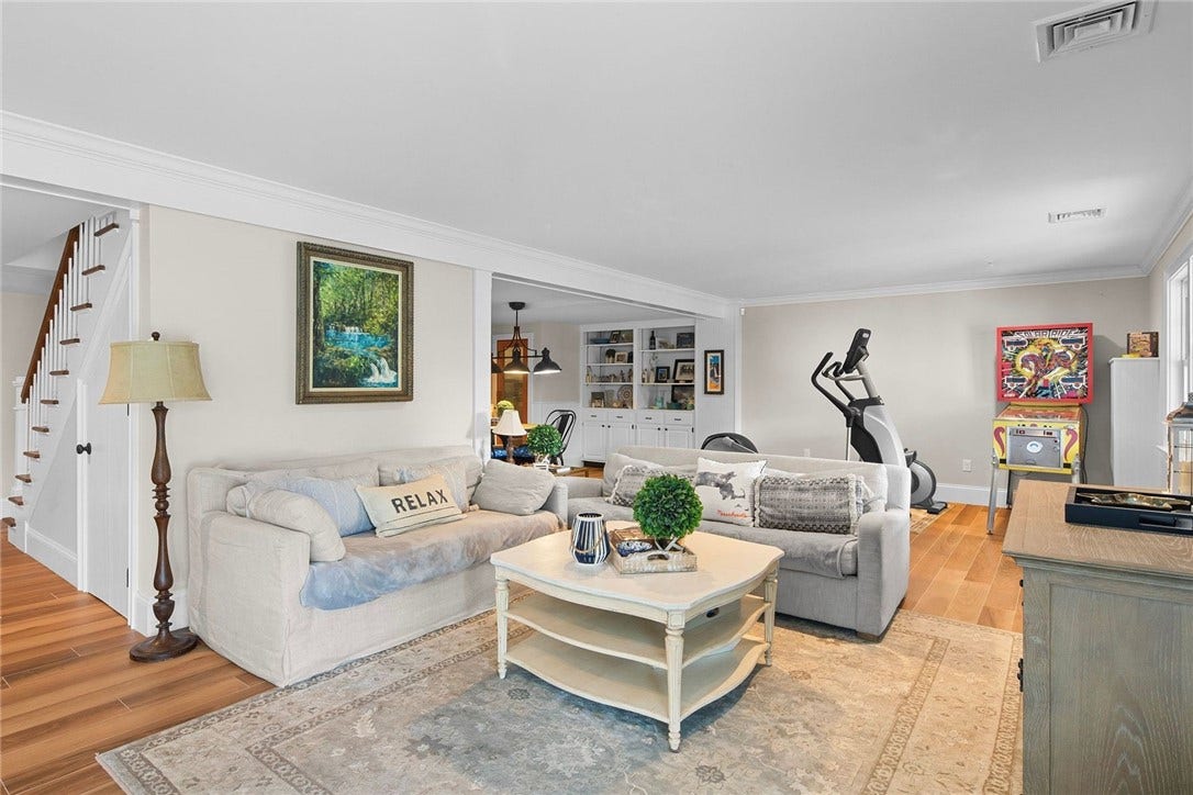 162 Indian Point Road, Tiverton, RI 02878 162 Indian Point Road, Tiverton, RI 02878