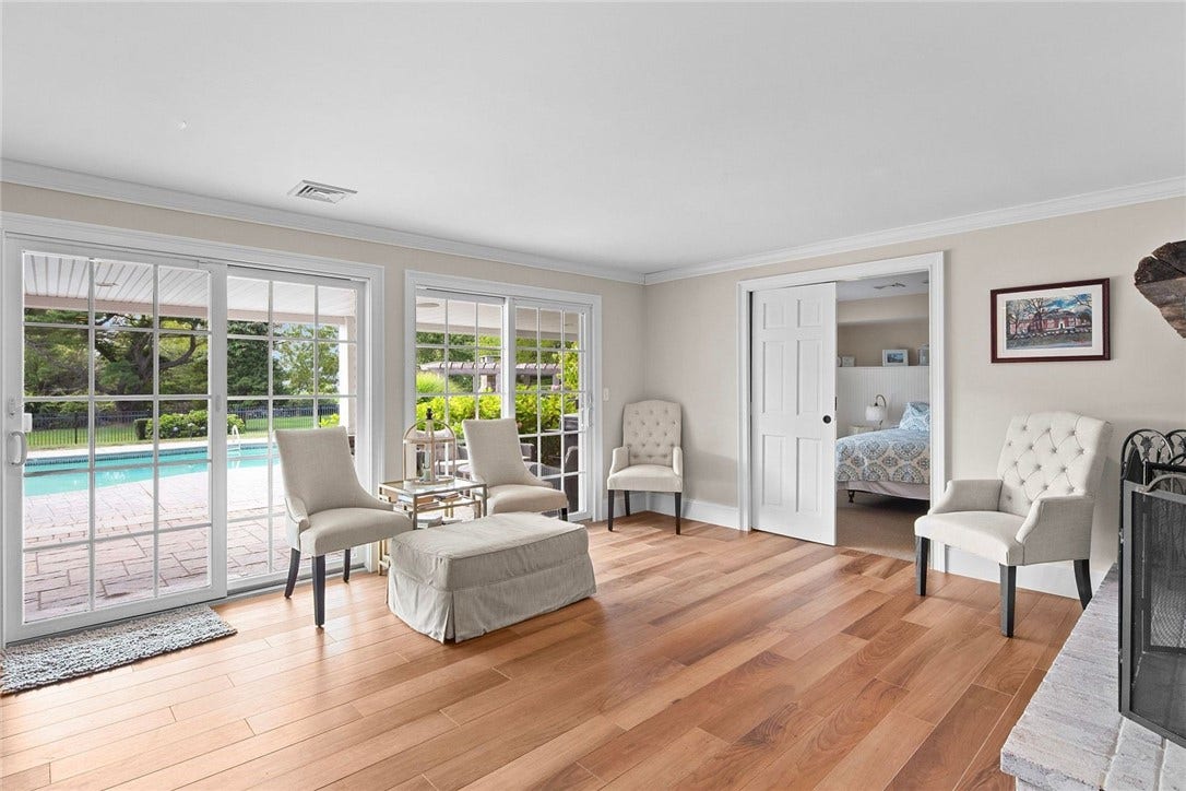 162 Indian Point Road, Tiverton, RI 02878 162 Indian Point Road, Tiverton, RI 02878