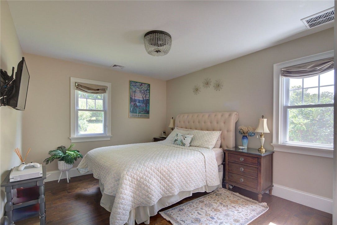 162 Indian Point Road, Tiverton, RI 02878 162 Indian Point Road, Tiverton, RI 02878