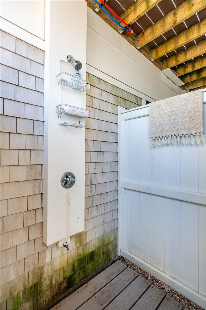 14 East Pointe Court, South Kingstown, RI 02879 14 East Pointe Court, South Kingstown, RI 02879
