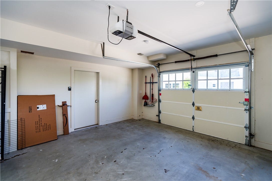 14 East Pointe Court, South Kingstown, RI 02879 14 East Pointe Court, South Kingstown, RI 02879