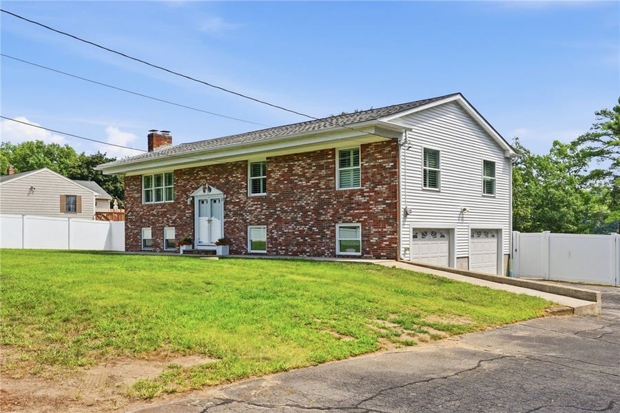 Property photo for 1566 Victory Highway, North Smithfield, RI