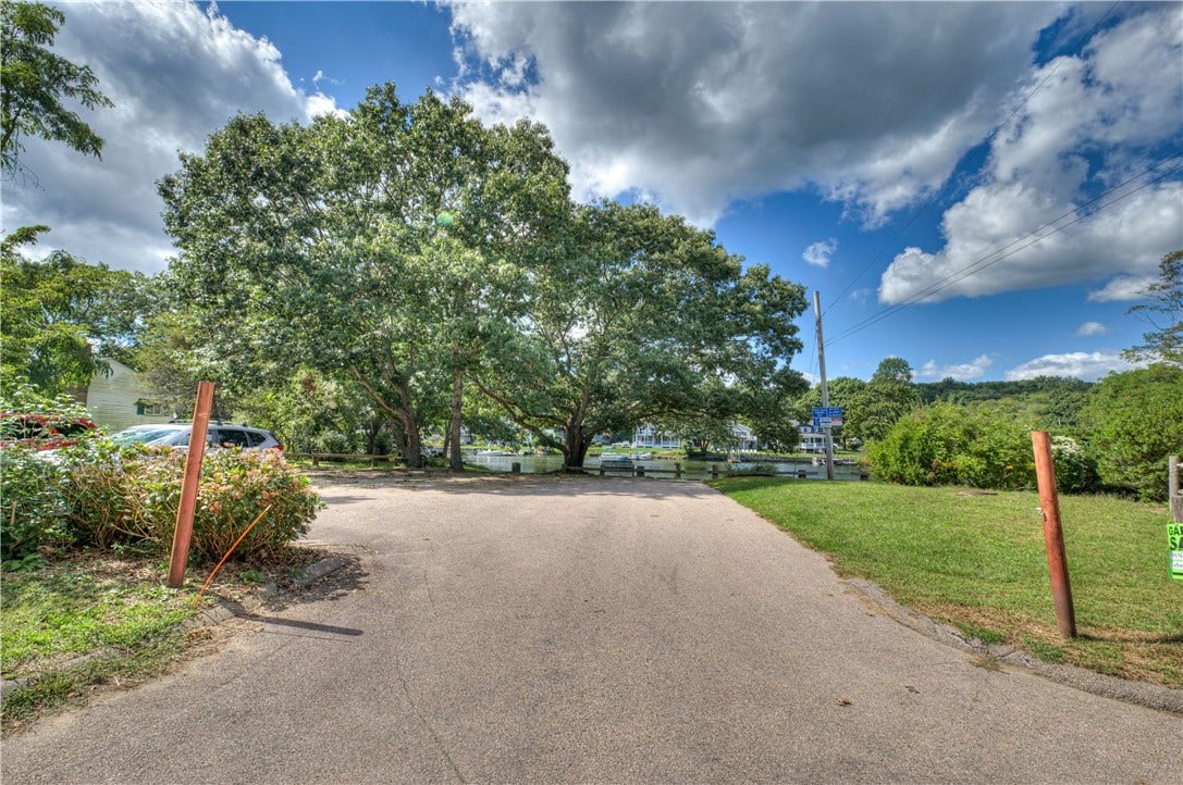73 South River Drive, Narragansett, RI 02882 73 South River Drive, Narragansett, RI 02882