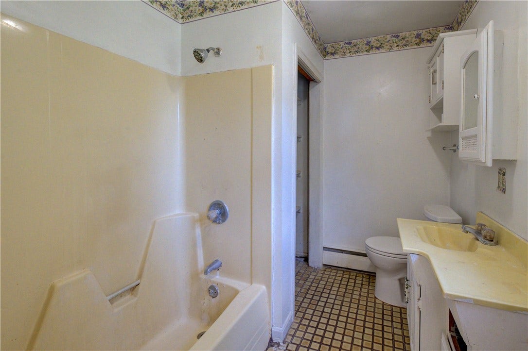 73 South River Drive, Narragansett, RI 02882 73 South River Drive, Narragansett, RI 02882