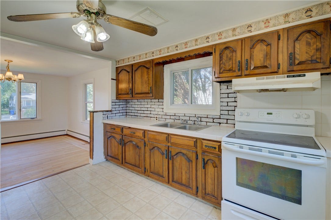 73 South River Drive, Narragansett, RI 02882 73 South River Drive, Narragansett, RI 02882