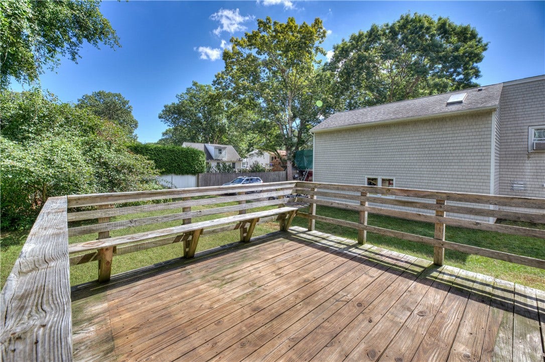 73 South River Drive, Narragansett, RI 02882 73 South River Drive, Narragansett, RI 02882