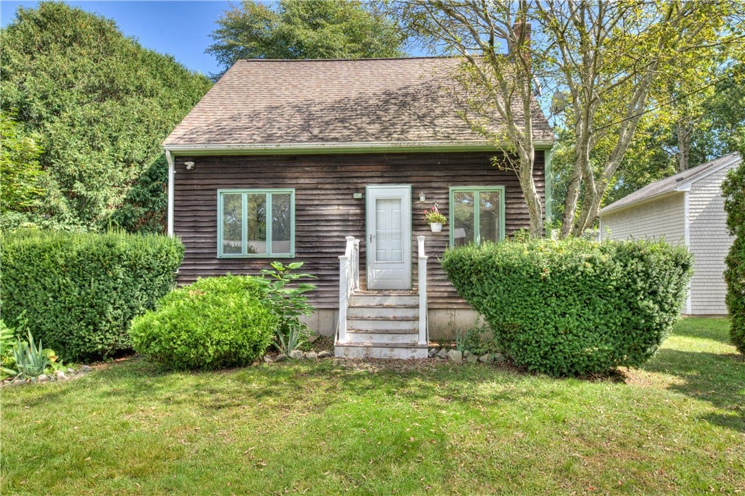 73 South River Drive, Narragansett, RI 02882 73 South River Drive, Narragansett, RI 02882