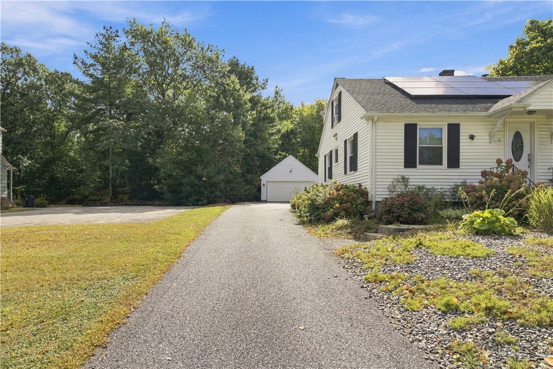 11 Sayles Hill Rd Road, North Smithfield, RI 02896 11 Sayles Hill Rd Road, North Smithfield, RI 02896