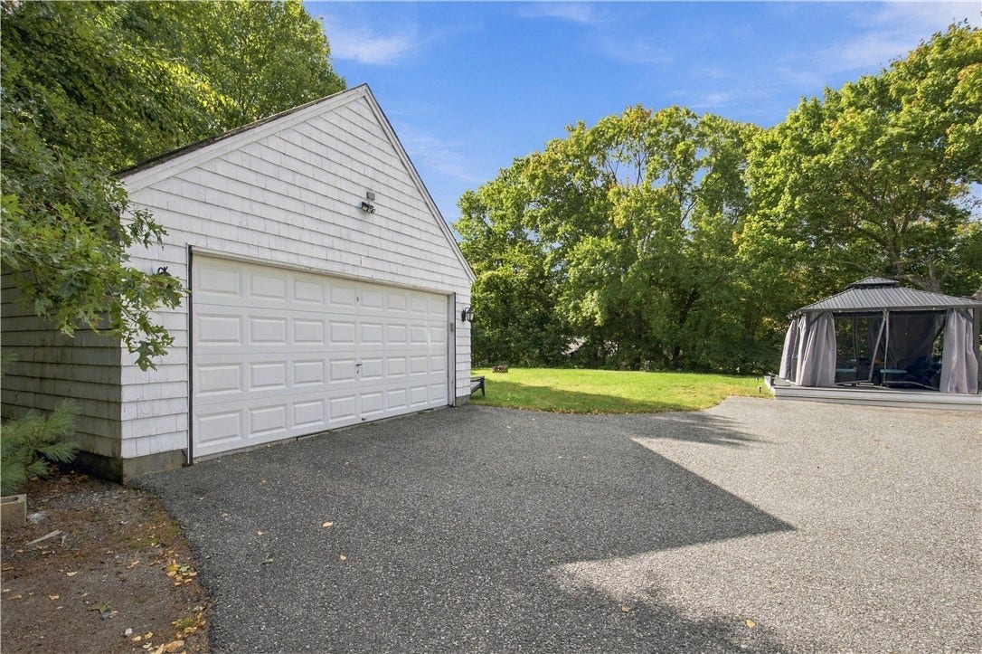11 Sayles Hill Rd Road, North Smithfield, RI 02896 11 Sayles Hill Rd Road, North Smithfield, RI 02896