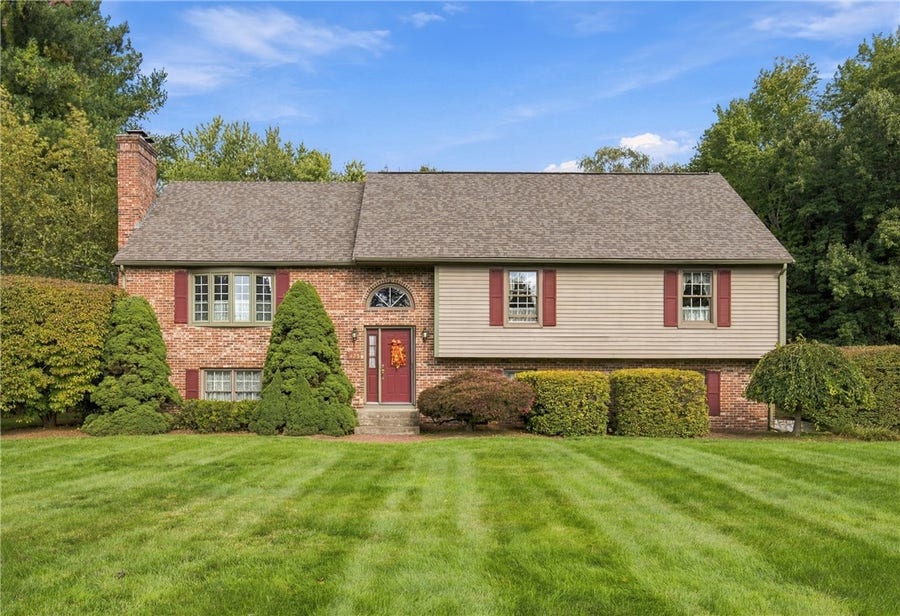 Property photo for 423 Buxton Street, North Smithfield, RI