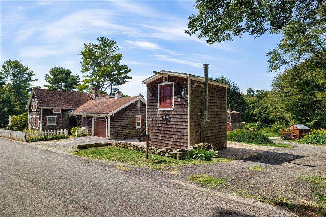 45 North Road, Hopkinton, RI 02833 45 North Road, Hopkinton, RI 02833