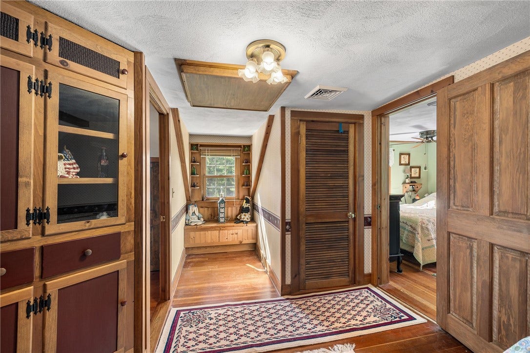 45 North Road, Hopkinton, RI 02833 45 North Road, Hopkinton, RI 02833