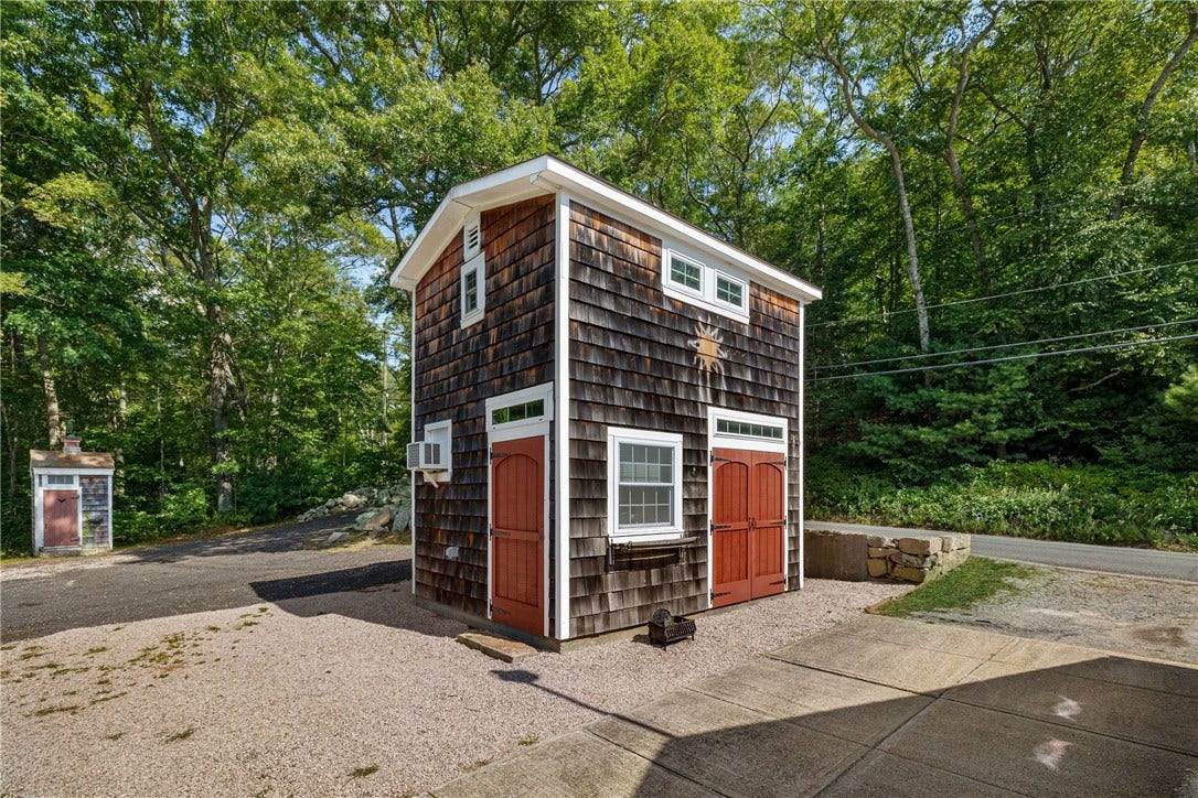 45 North Road, Hopkinton, RI 02833 45 North Road, Hopkinton, RI 02833