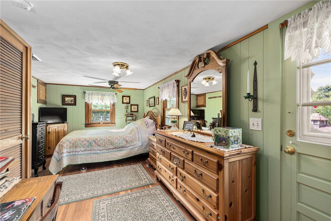 45 North Road, Hopkinton, RI 02833 45 North Road, Hopkinton, RI 02833