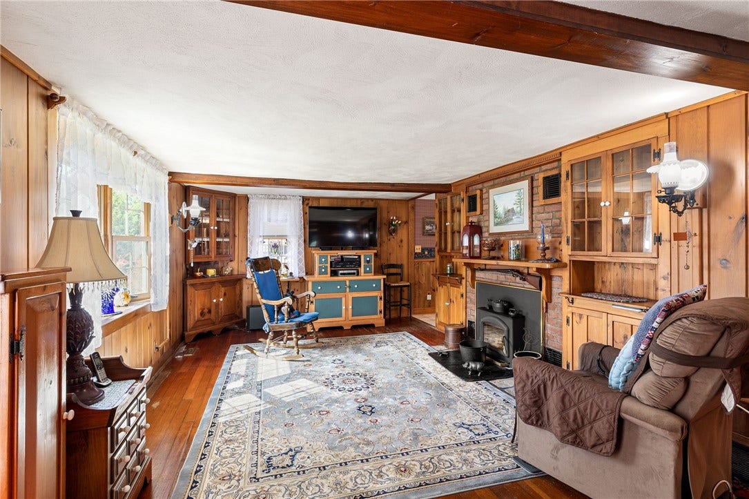 45 North Road, Hopkinton, RI 02833 45 North Road, Hopkinton, RI 02833
