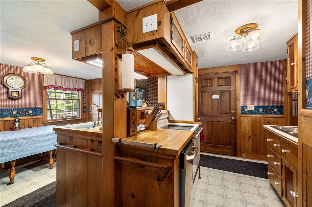 45 North Road, Hopkinton, RI 02833 45 North Road, Hopkinton, RI 02833