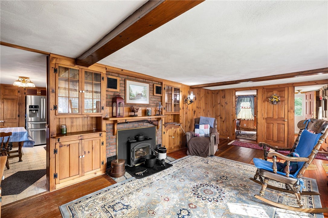 45 North Road, Hopkinton, RI 02833 45 North Road, Hopkinton, RI 02833