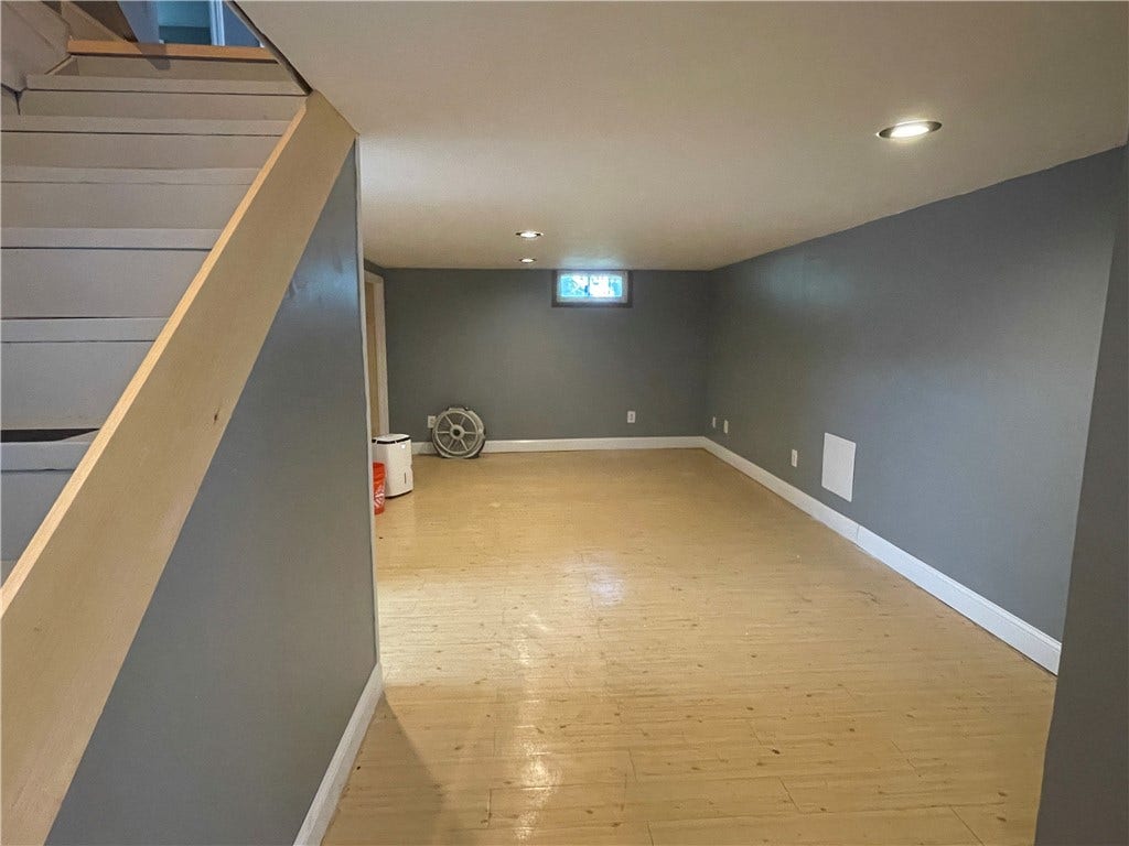25 Waite Court, North Kingstown, RI 02852 25 Waite Court, North Kingstown, RI 02852
