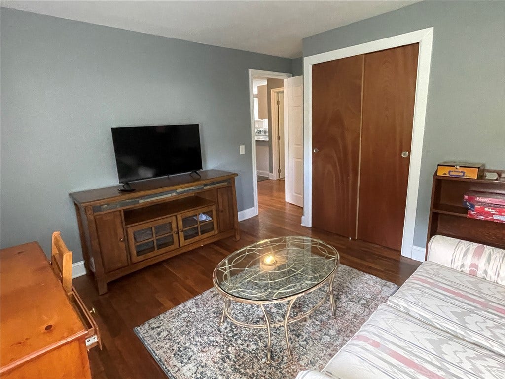 25 Waite Court, North Kingstown, RI 02852 25 Waite Court, North Kingstown, RI 02852
