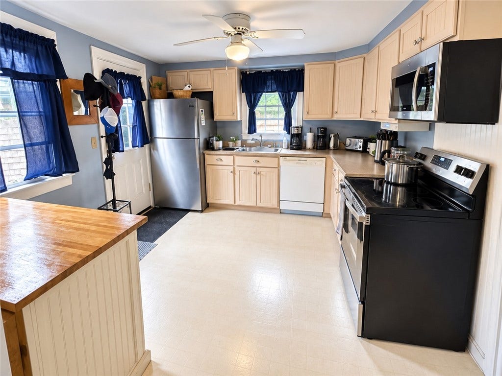 220 Sachem Road, North Kingstown, RI 02852 220 Sachem Road, North Kingstown, RI 02852