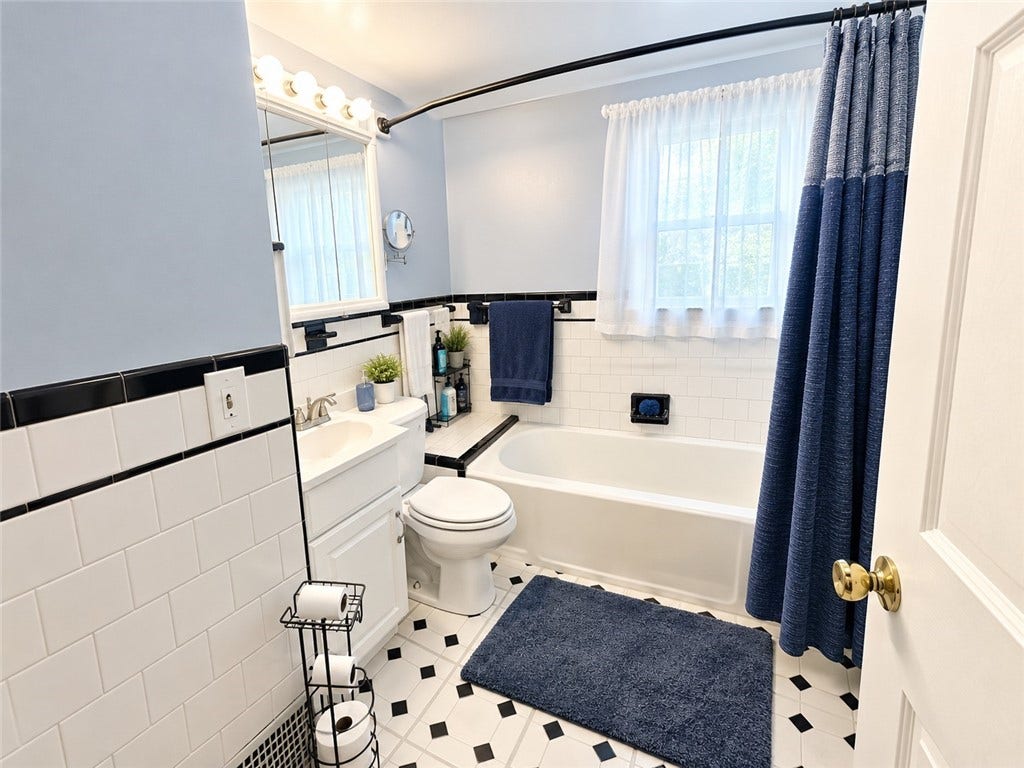 220 Sachem Road, North Kingstown, RI 02852 220 Sachem Road, North Kingstown, RI 02852