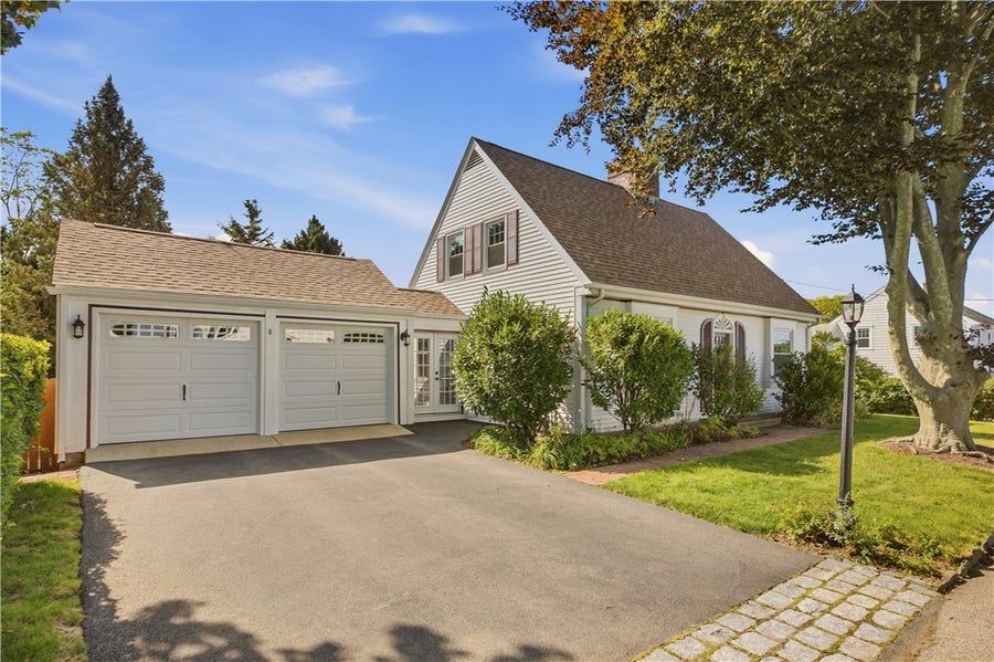 Property photo for 8 Fort Hill Road, Bristol, RI