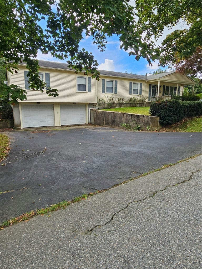 Property photo for 16 Brooks Farm Drive, Bristol, RI