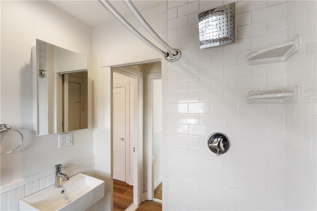 37 Lincoln Avenue, #3, Bristol, RI 02809