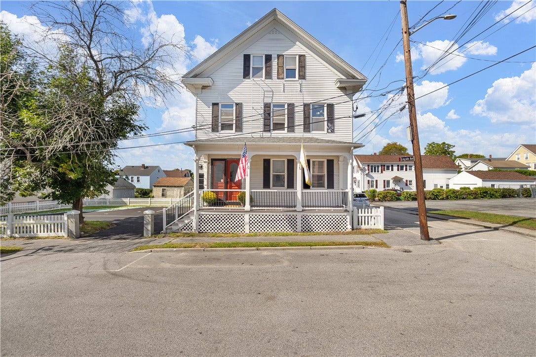 37 Lincoln Avenue, #3, Bristol, RI 02809