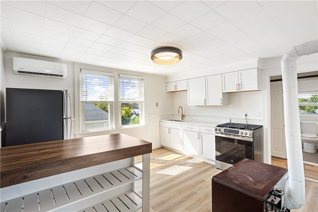 37 Lincoln Avenue, #3, Bristol, RI 02809