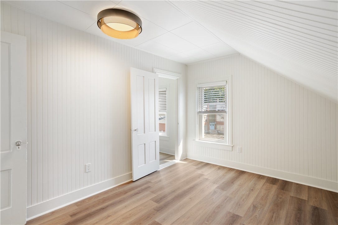 37 Lincoln Avenue, #3, Bristol, RI 02809