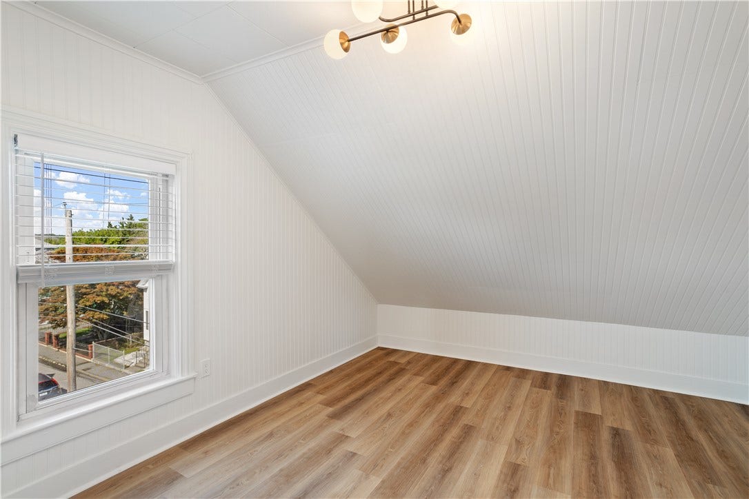 37 Lincoln Avenue, #3, Bristol, RI 02809
