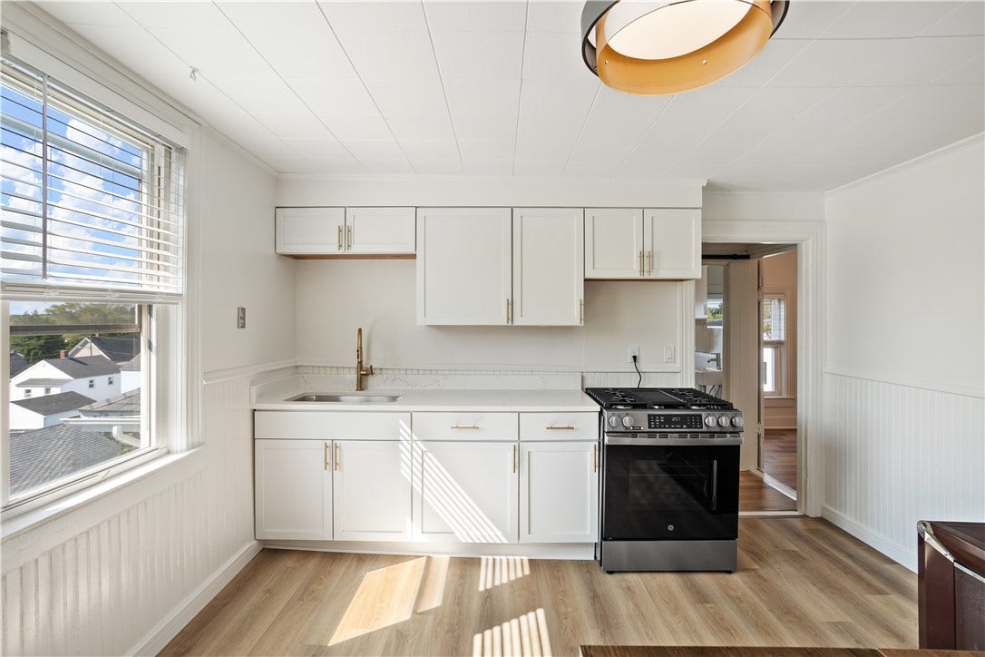 37 Lincoln Avenue, #3, Bristol, RI 02809