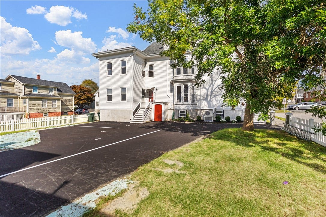 37 Lincoln Avenue, #3, Bristol, RI 02809