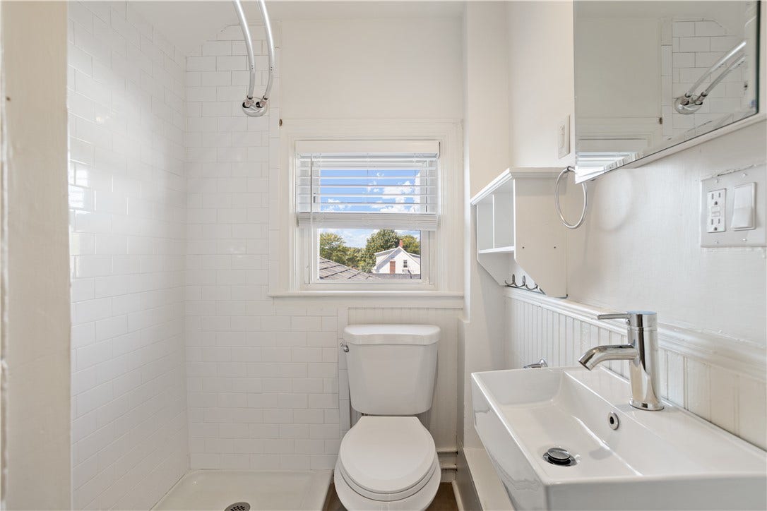 37 Lincoln Avenue, #3, Bristol, RI 02809