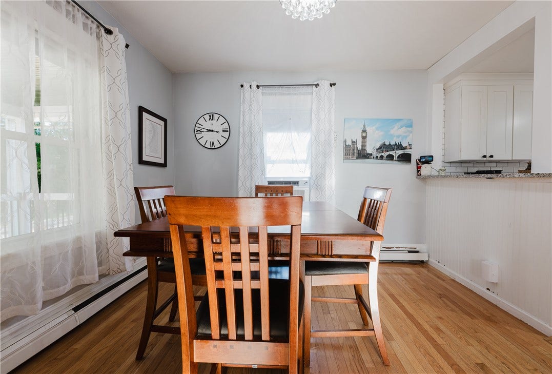 Dining off kitchen