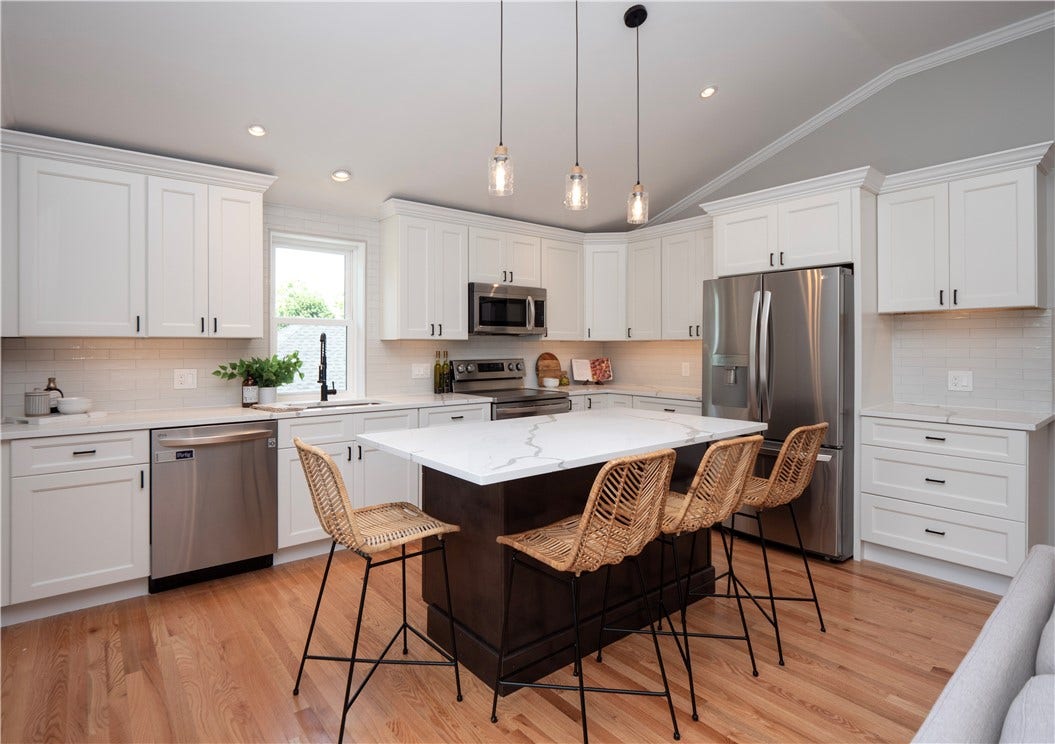 31 Prescott Hall Road, Newport, RI 02840 31 Prescott Hall Road, Newport, RI 02840
