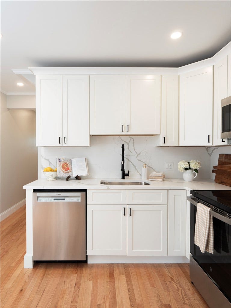 31 Prescott Hall Road, Newport, RI 02840 31 Prescott Hall Road, Newport, RI 02840
