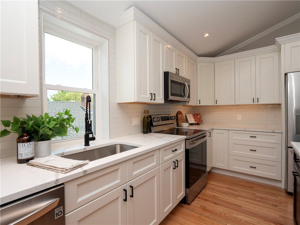31 Prescott Hall Road, Newport, RI 02840 31 Prescott Hall Road, Newport, RI 02840