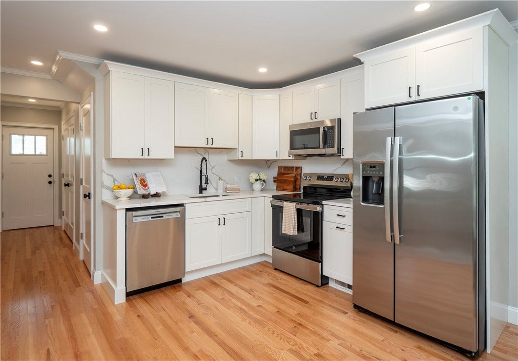 31 Prescott Hall Road, Newport, RI 02840 31 Prescott Hall Road, Newport, RI 02840