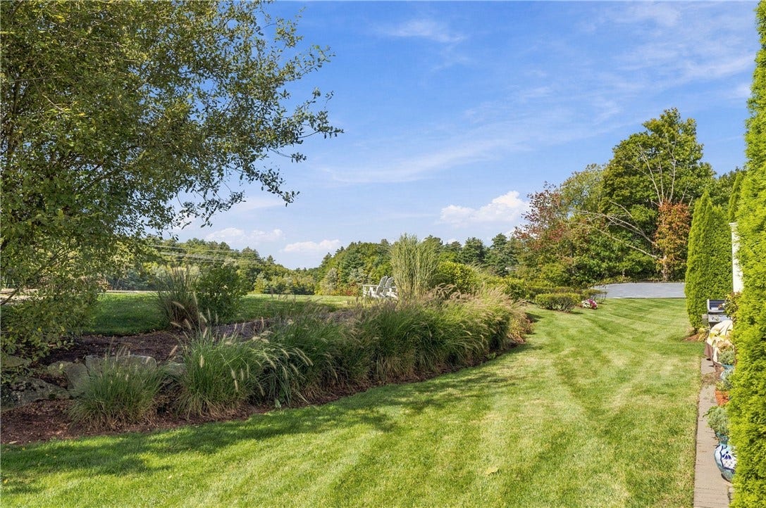 1 Desiree Court, #F, Smithfield, RI 02917 1 Desiree Court, #F, Smithfield, RI 02917