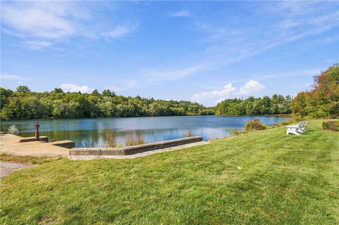1 Desiree Court, #F, Smithfield, RI 02917 1 Desiree Court, #F, Smithfield, RI 02917