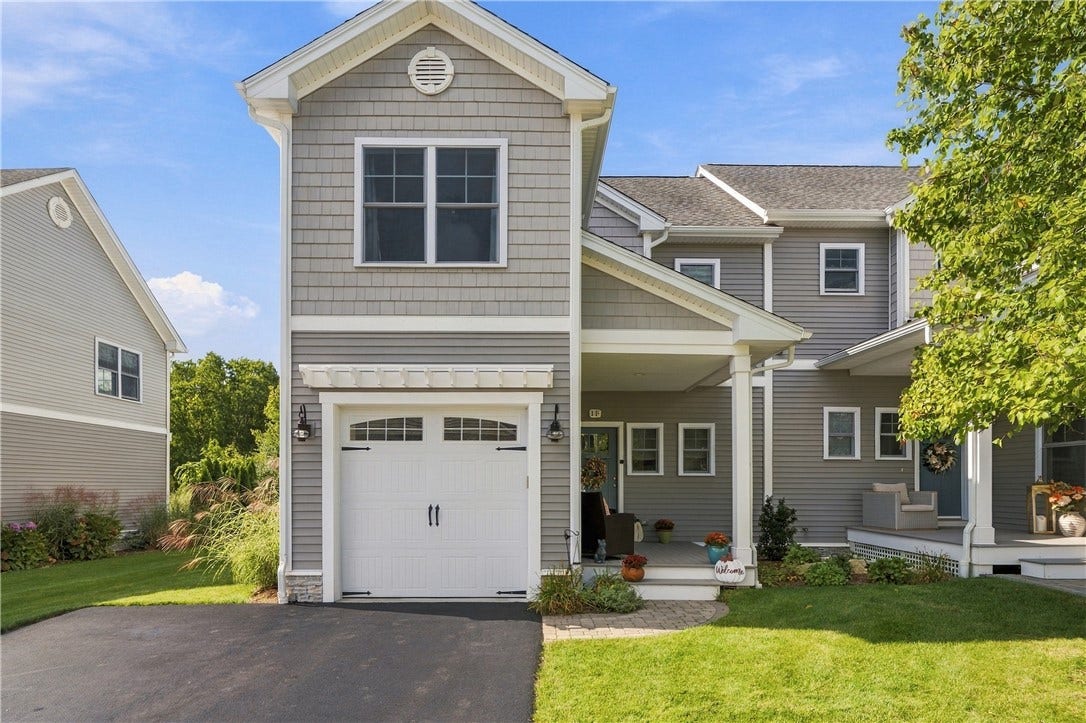 1 Desiree Court, #F, Smithfield, RI 02917 1 Desiree Court, #F, Smithfield, RI 02917