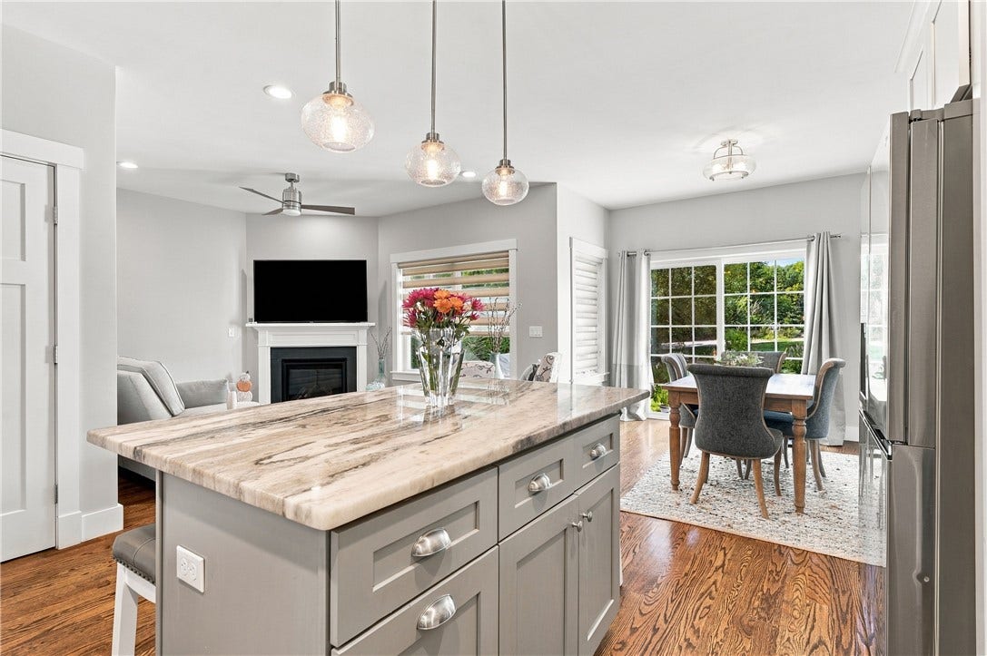 1 Desiree Court, #F, Smithfield, RI 02917 1 Desiree Court, #F, Smithfield, RI 02917