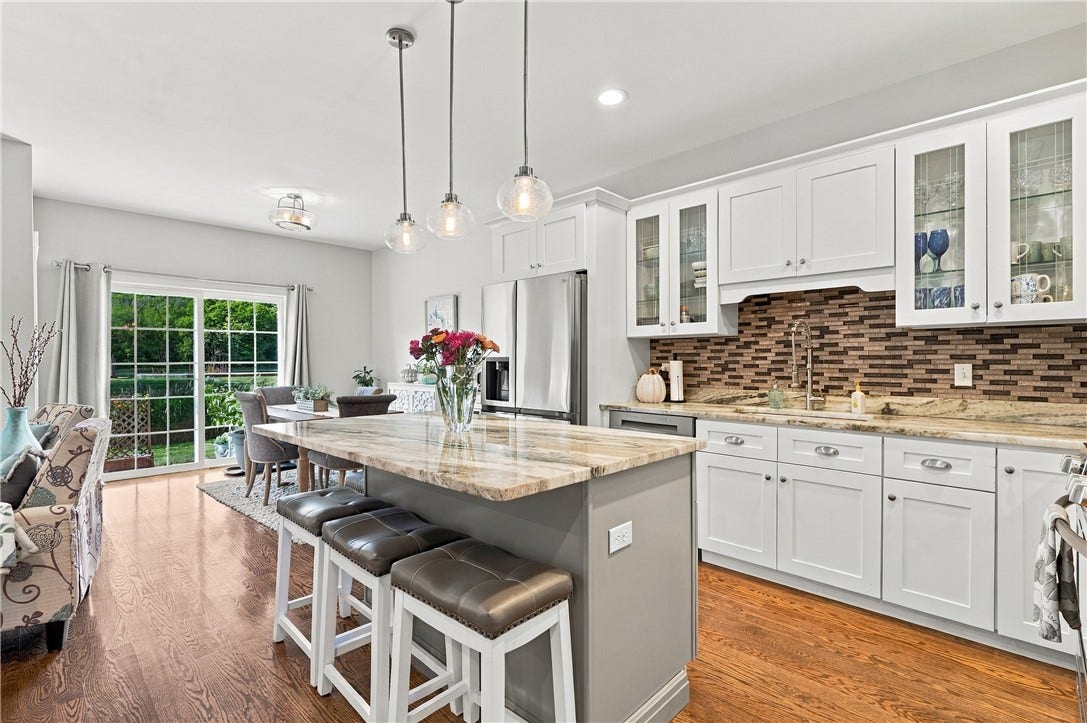 1 Desiree Court, #F, Smithfield, RI 02917 1 Desiree Court, #F, Smithfield, RI 02917