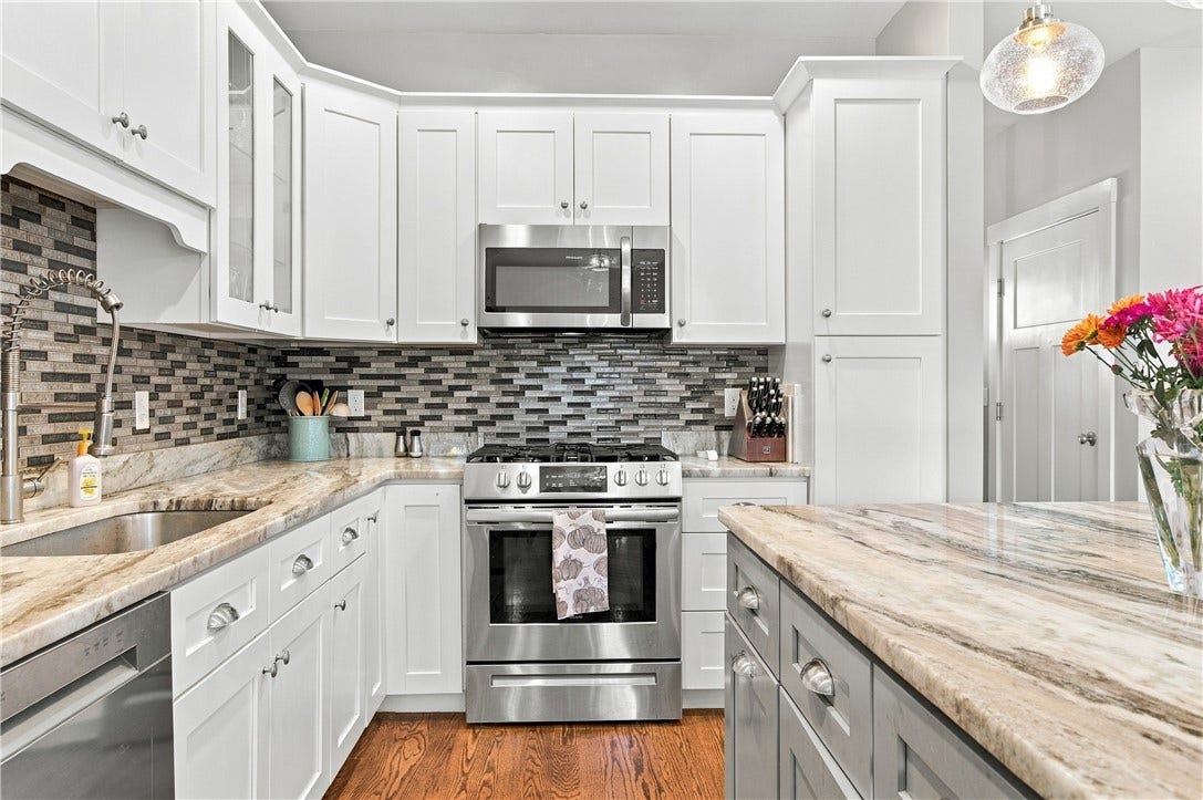 1 Desiree Court, #F, Smithfield, RI 02917 1 Desiree Court, #F, Smithfield, RI 02917