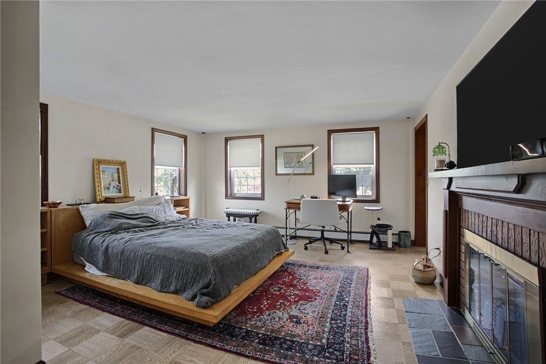 1 Sayles Hill Road, Lincoln, RI 02838 1 Sayles Hill Road, Lincoln, RI 02838