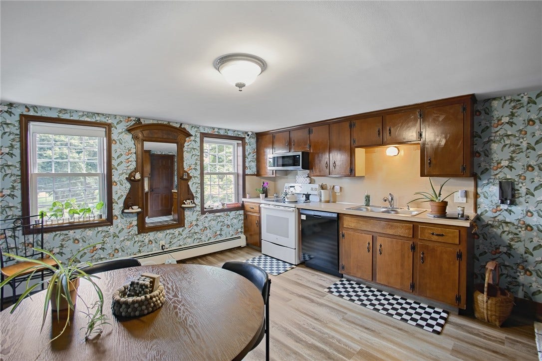 1 Sayles Hill Road, Lincoln, RI 02838 1 Sayles Hill Road, Lincoln, RI 02838